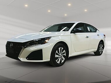 White Nissan Altima sedan used for Link Car Services basic sedan rides
